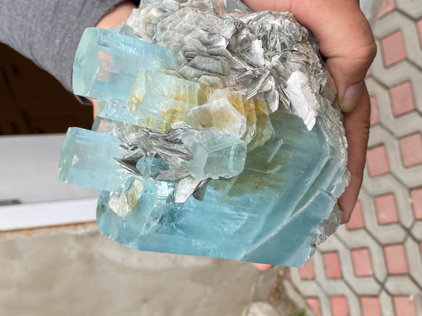 Aquamarine with Iron Mica - RopesandRocks