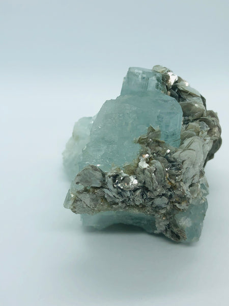 Aquamarine with mica - RopesandRocks