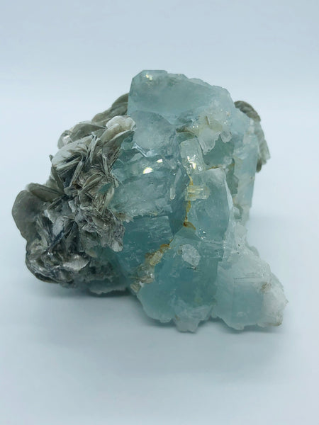 Aquamarine with mica - RopesandRocks