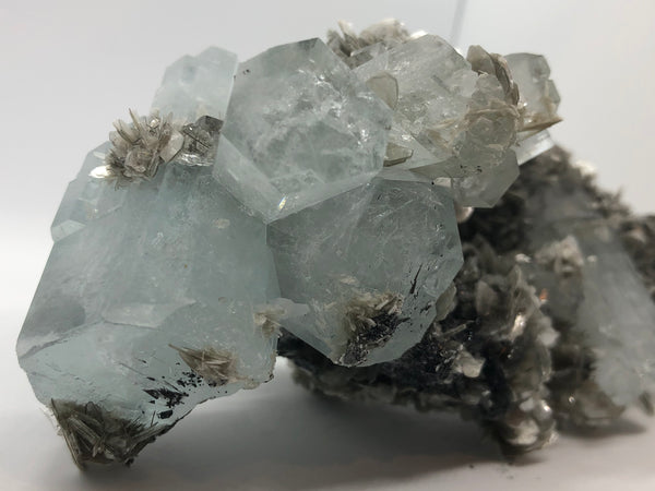 Aquamarine with Mica - RopesandRocks