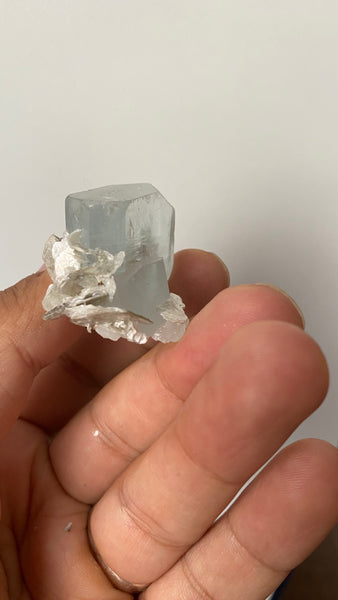 Aquamarine Twin Crystal - RopesandRocks